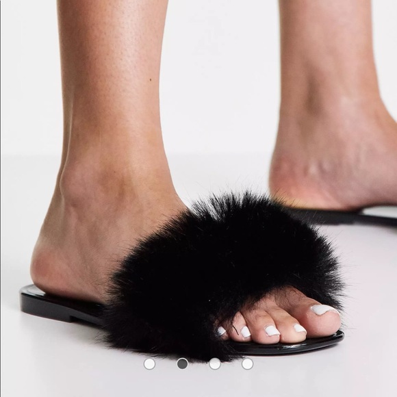 Steve Madden Black Furry Fritzie Slides Jelly Sandals - Picture 4 of 5